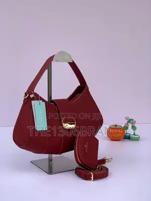 Classy Handbag With Purse