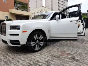 Rolls-Royce Cullinan Base 2019 White