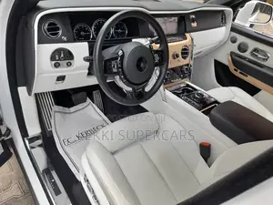 Rolls-Royce Cullinan Base 2019 White