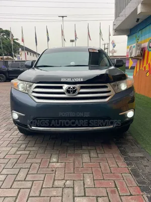Toyota Highlander SE 2011 Blue