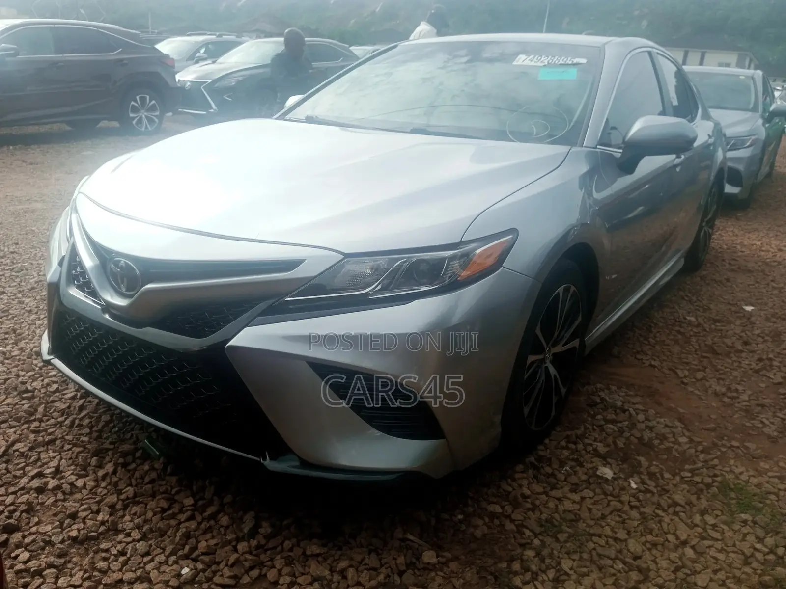 Toyota Camry 2018 Silver