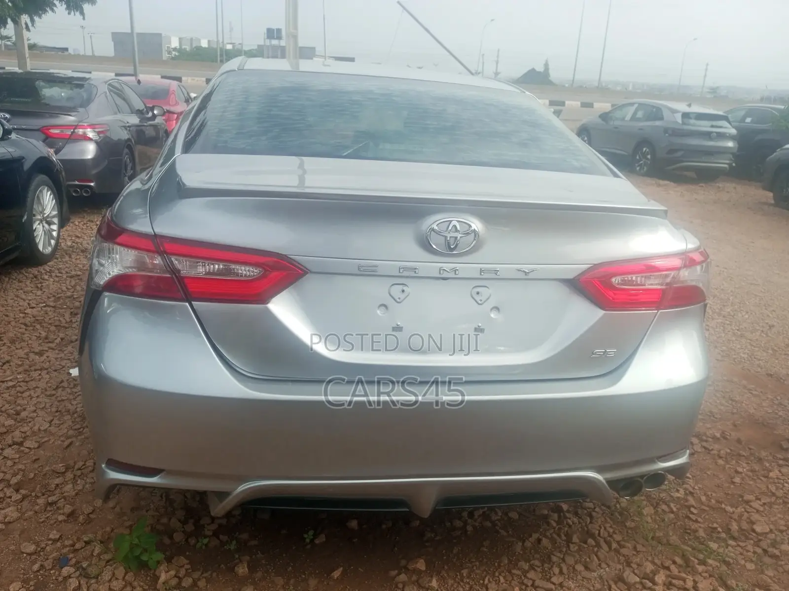 Toyota Camry 2018 Silver