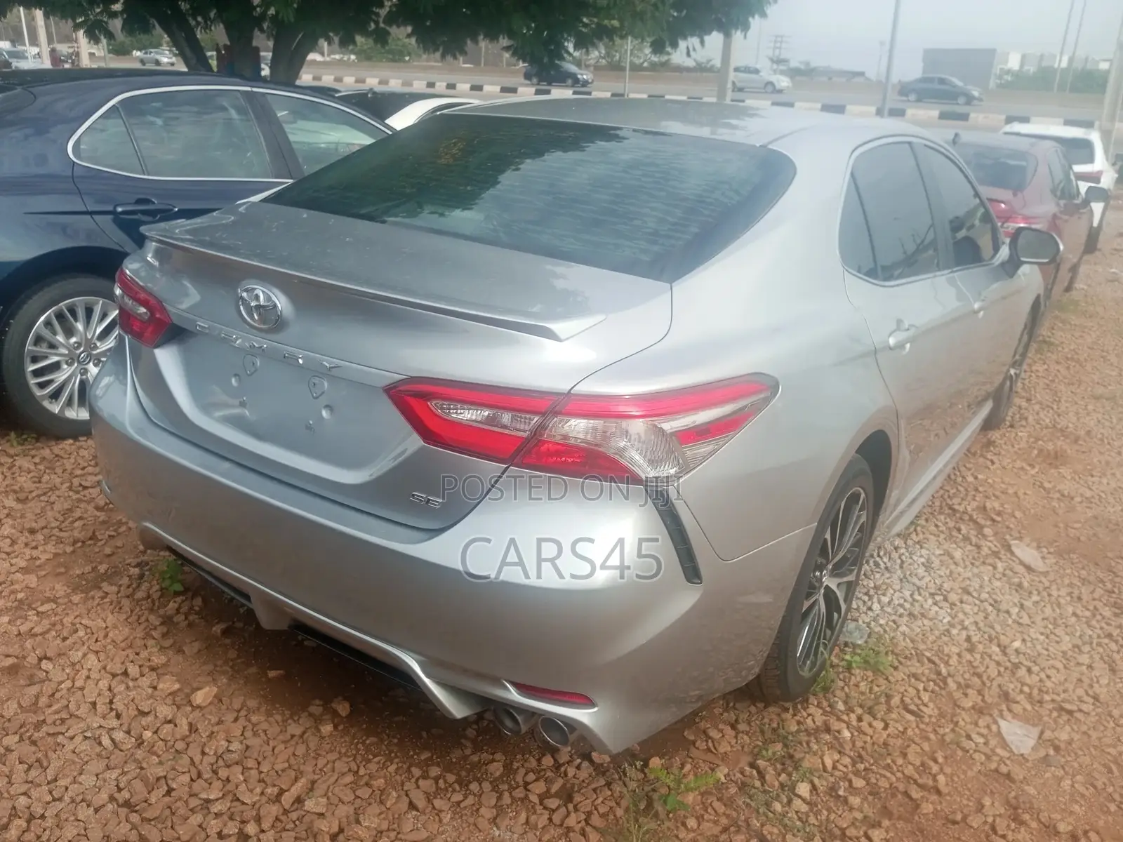 Toyota Camry 2018 Silver