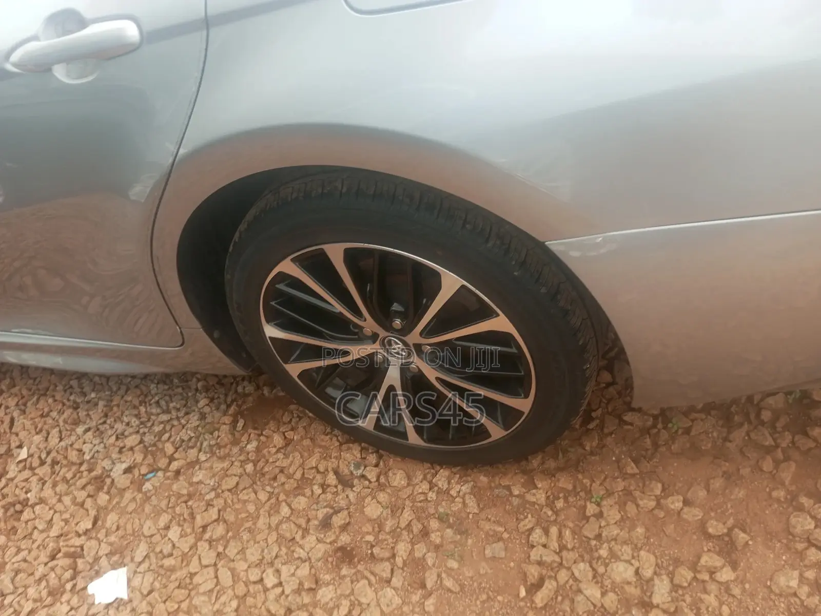 Toyota Camry 2018 Silver