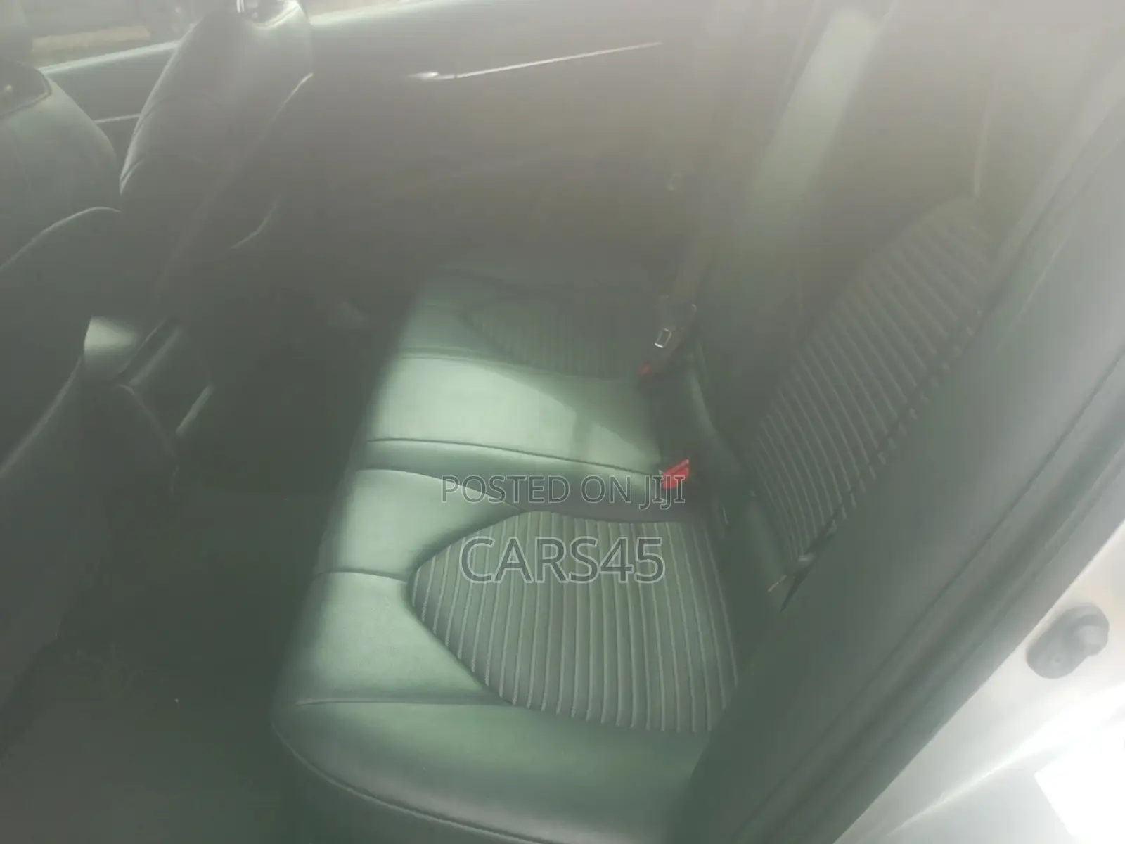 Toyota Camry 2018 Silver