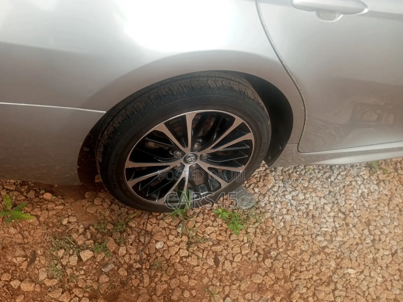 Toyota Camry 2018 Silver