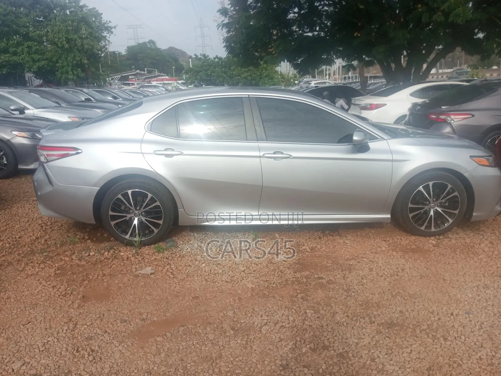 Toyota Camry 2018 Silver