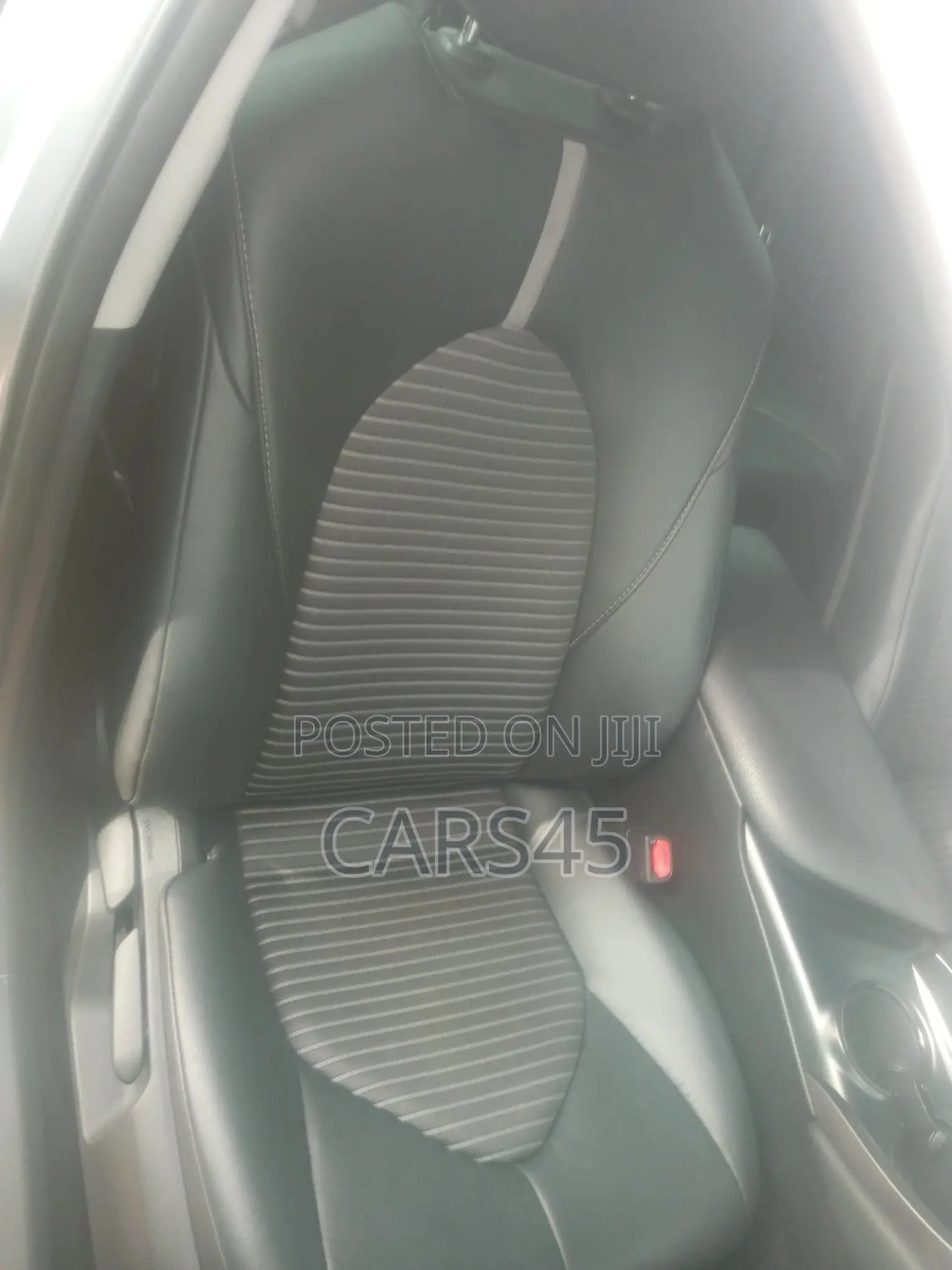 Toyota Camry 2018 Silver