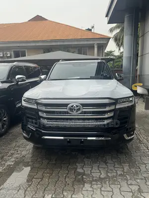 New Toyota Land Cruiser LC300 2025 Black
