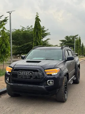 Toyota Tacoma SR5 2017 Black