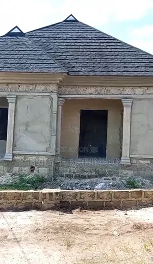 6bdrm Bungalow in Urughelli Estate, Ugheli for sale
