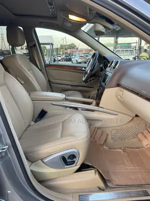 Mercedes-Benz GL-Class 2006 Gold