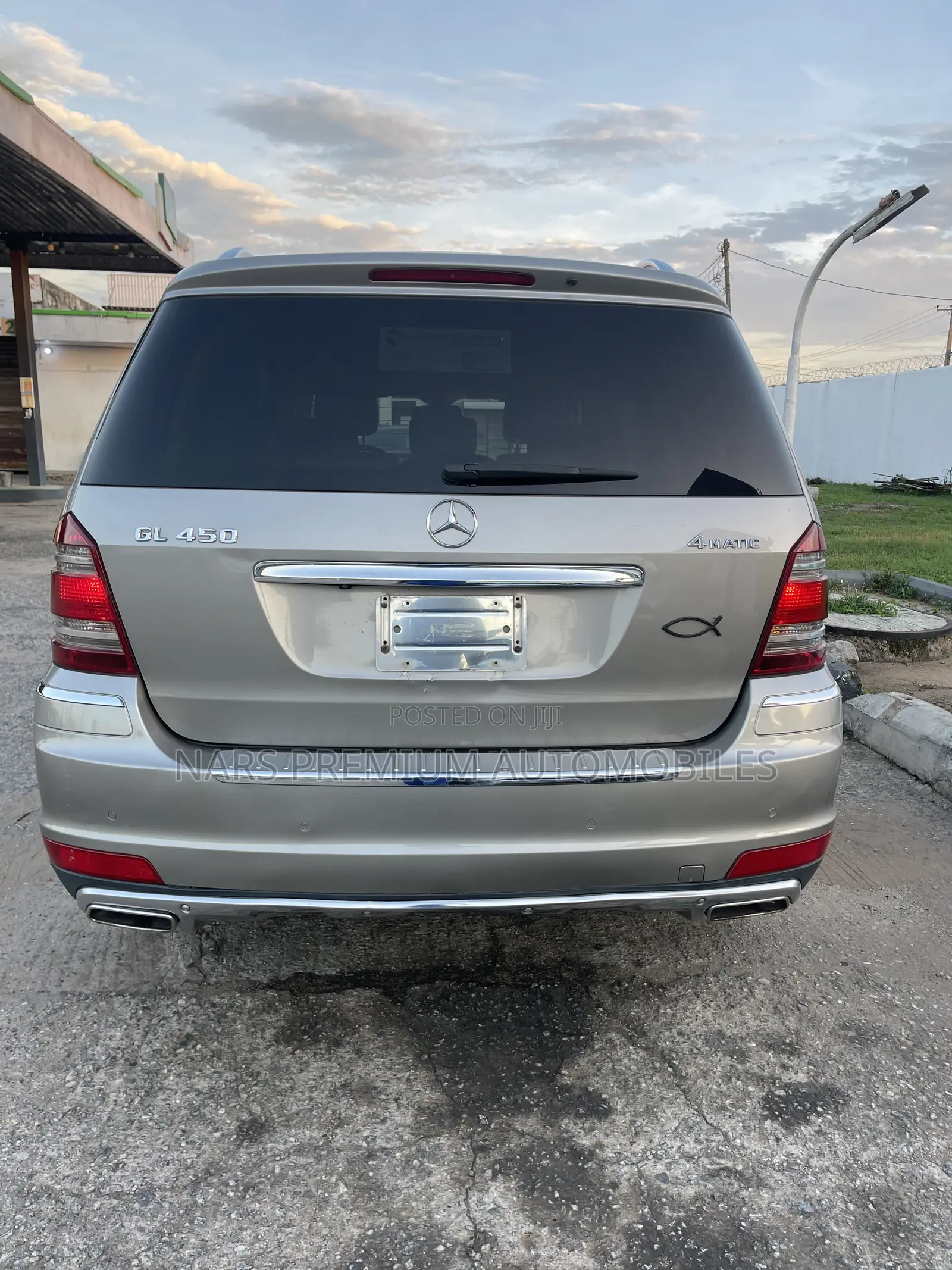 Mercedes-Benz GL-Class 2006 Gold