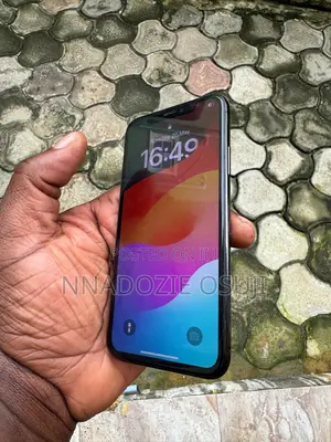 Apple iPhone Xs 256gb | Face Id | Ios 18.7.9 | Neat Condition