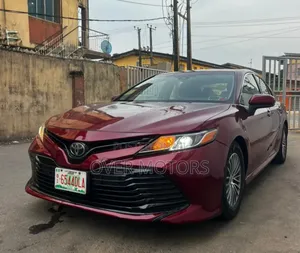 Toyota Camry 2018 Red