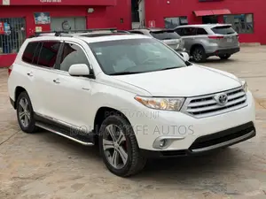 Toyota Highlander Limited 2012 White