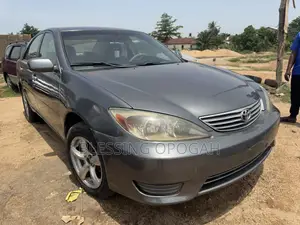 Toyota Camry LE 4dr Sedan (2.4L 4cyl 5M) 2003 Gray