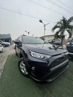 Toyota RAV4 XLE Premium AWD 2020 Blue