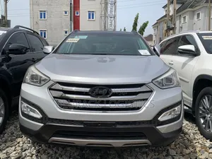 Hyundai Santa Fe Limited 4dr SUV (3.3L 6cyl 6A) 2015 Silver