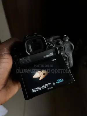 Nikon Z5 (Very Clean and With 3 Batteries)