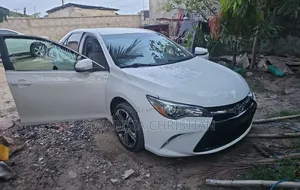 Toyota Camry 2016 White
