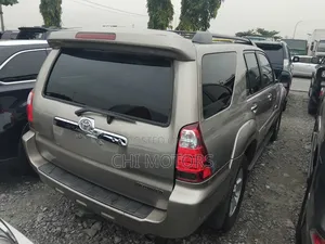 Toyota 4-Runner Limited 2008 Gold