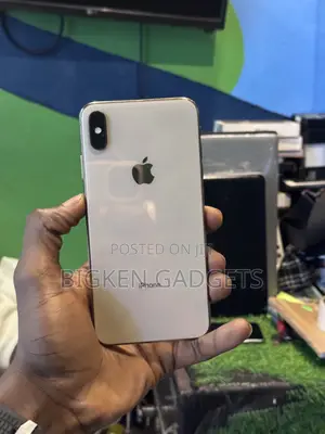 Apple iPhone XS Max 64 GB Gold