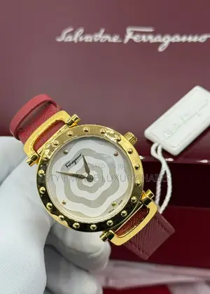 High Quality Luxury Frrragamo Wristwatch