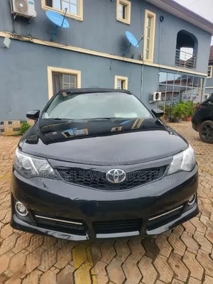 Toyota Camry XLE 4dr Sedan (2.5L 4cyl 6A) 2012 Black