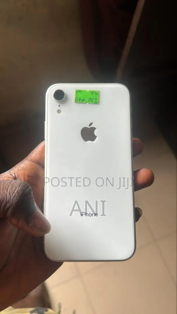 Apple iPhone XR 64 GB White