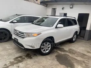 Toyota Highlander Limited 2012 White