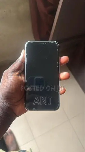 Apple iPhone XR 64 GB White