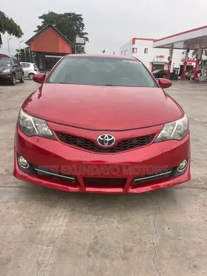 Toyota Camry SE 4dr Sedan (2.5L 4cyl 6A) 2014 Red
