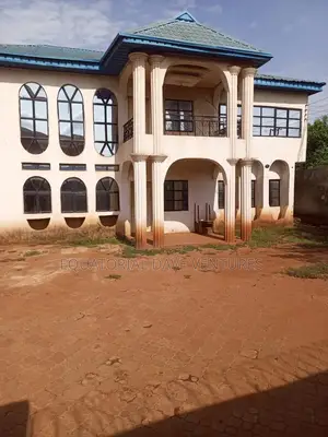 5bdrm Bungalow in Enugu for sale
