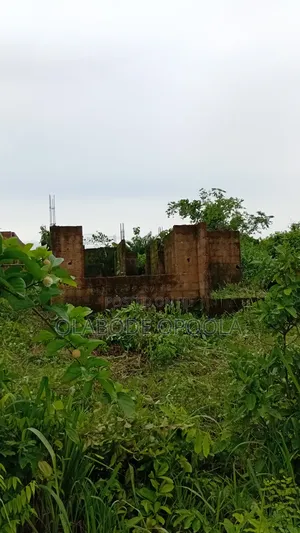 Uncomplicated 2bed for Sale
