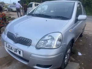 Toyota Yaris 2004 Silver