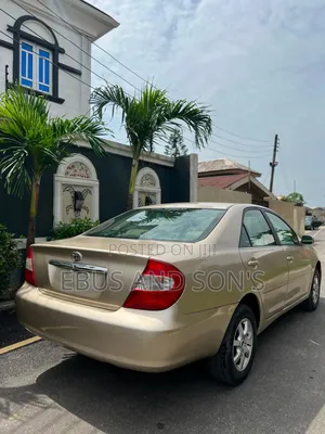 Toyota Camry 2004 Gold