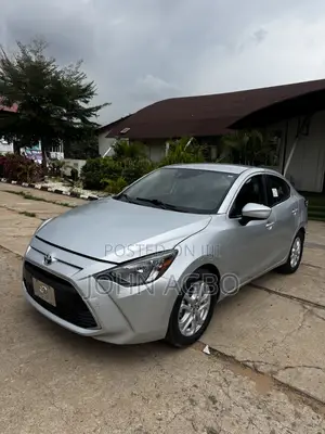 Toyota Yaris LE Hatchback 5dr 2018 Silver