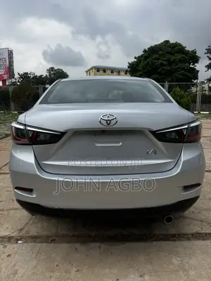 Toyota Yaris LE Hatchback 5dr 2018 Silver