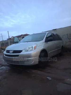Toyota Sienna 2005 Silver