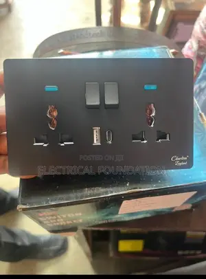 13amps Double Socket,Switch With Usb (Black Color )