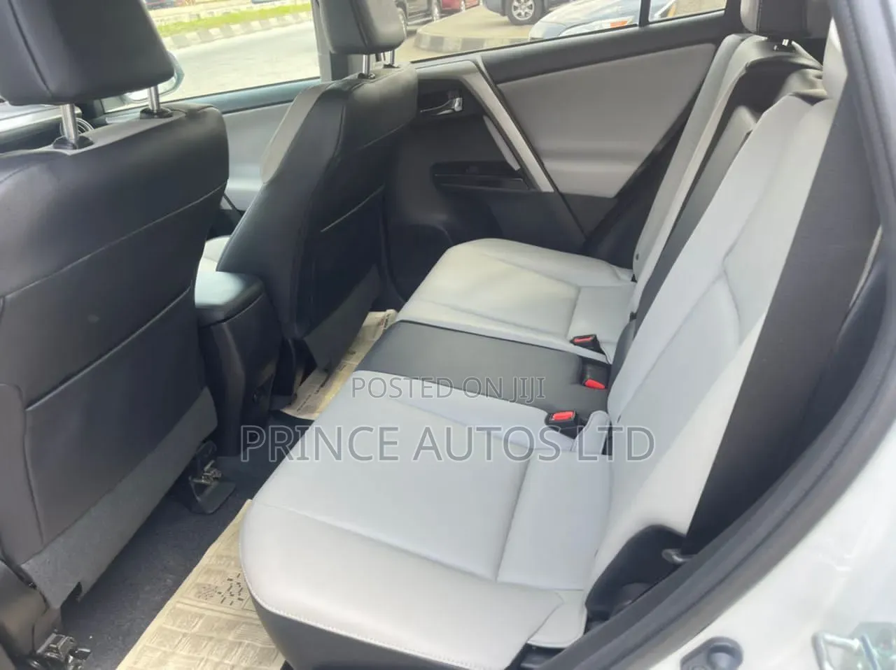 Toyota RAV4 2017 White