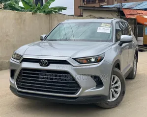 Toyota Highlander 2025 Silver
