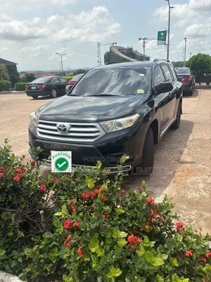 Toyota Highlander SE 2012 Black