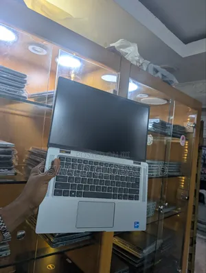 Laptop Dell Latitude 9520 8GB Intel Core i7 SSD 256GB