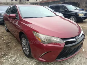 Toyota Camry XLE 4dr Sedan (2.5L 4cyl 6A) 2017 Red