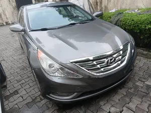 Hyundai Sonata SE 2.0T Sedan FWD (2.0L 4cyl 6A) 2013 Gray