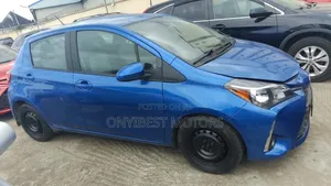 Toyota Yaris 2017 Blue