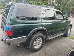 Toyota 4-Runner 2000 Green