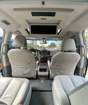 Toyota Sienna Limited 7 Passenger 2011 Blue